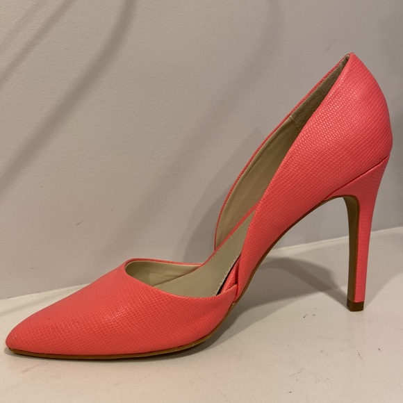 Pink heels - Picture 2 of 5